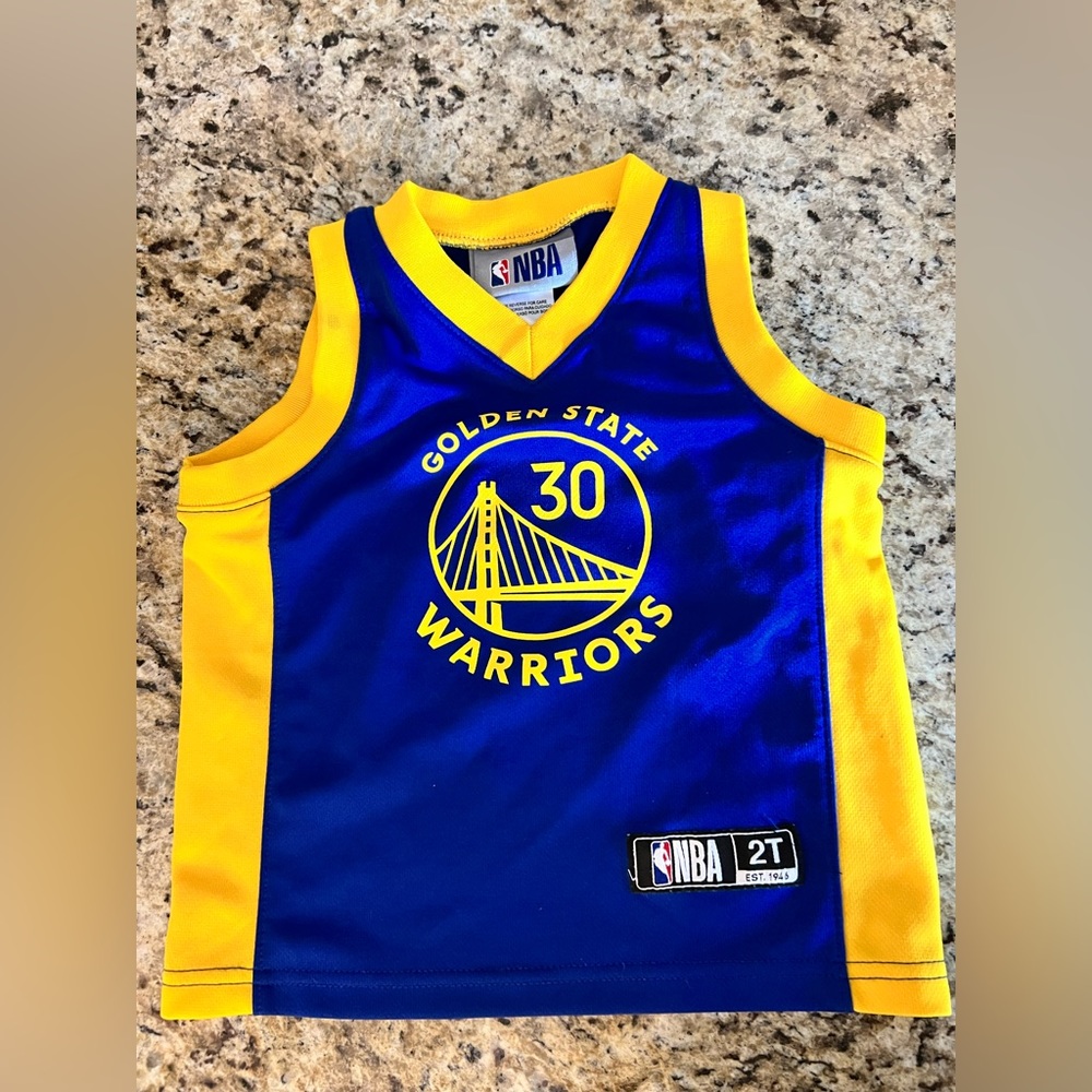Golden State Warriors Curry jersey size 2t